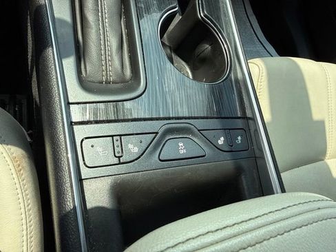 Used 2019 Chevrolet Impala Premier FWD image 10