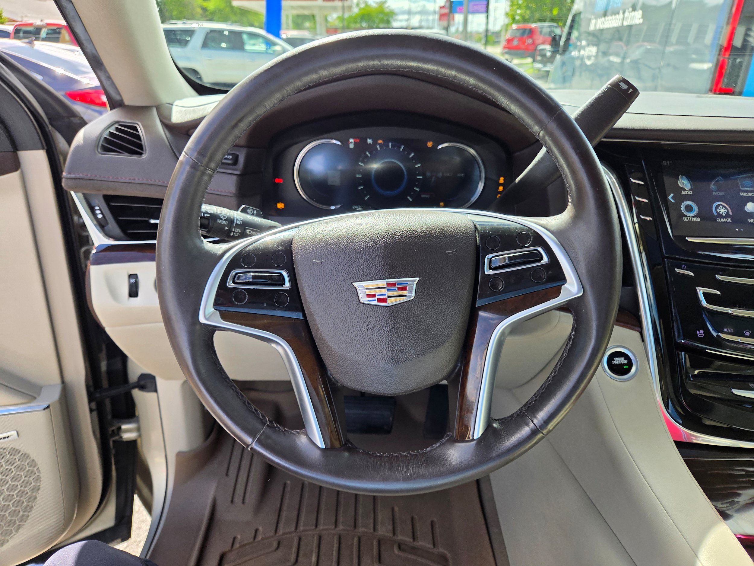 Used 2017 Cadillac Escalade Luxury AWD/4WD image 11
