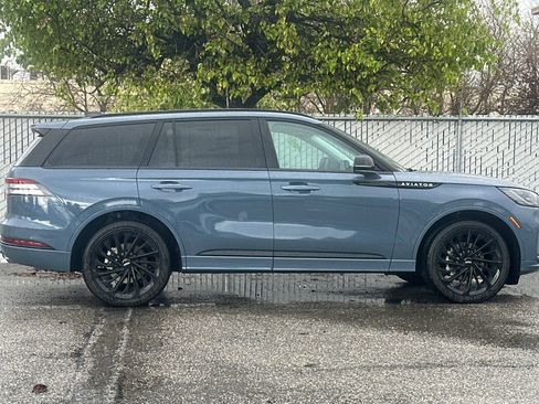 New 2026 Lincoln Aviator Reserve w/ Jet Appearance Package RWD image 4
