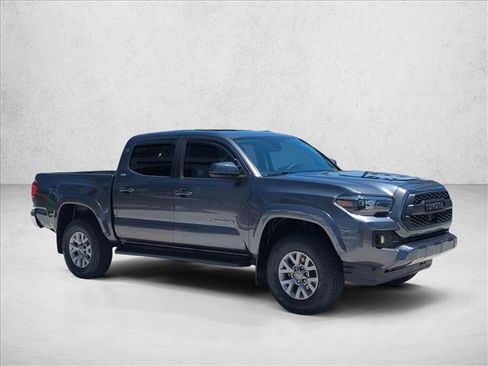 Used 2019 Toyota Tacoma SR5 RWD image 3