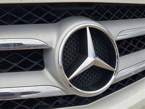 Used 2013 Mercedes-Benz GLK 350 2WD image 17
