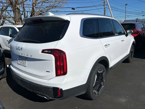 Used 2025 Kia Telluride S image 3