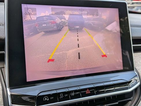 Used 2022 Jeep Compass Latitude FWD image 20