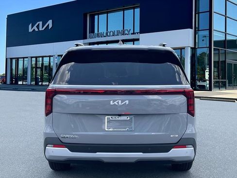 New 2026 Kia Carnival EX image 5