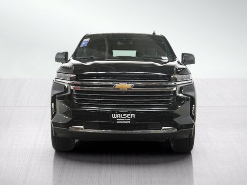 Used 2023 Chevrolet Suburban LT w/ Luxury Package AWD/4WD image 8