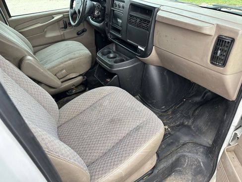 Used 2007 Chevrolet Express 1500 image 11