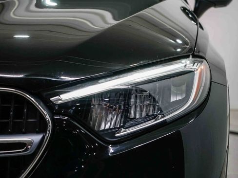 Used 2025 Mercedes-Benz GLC 300 GLC 300 image 7