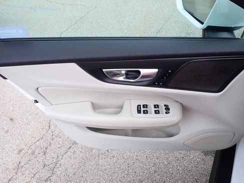Used 2024 Volvo V60 B5 Cross Country Plus w/ Protection Package Premier AWD/4WD image 20