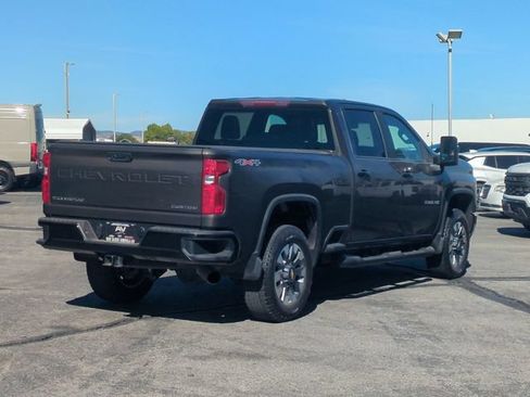 Used 2022 Chevrolet Silverado 2500 Custom w/ Custom Value Package AWD/4WD image 8