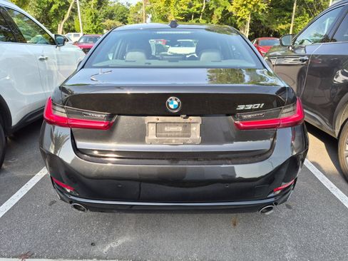 Used 2023 BMW 330i Sedan w/ Premium Package RWD image 3