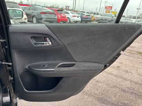 Used 2013 Honda Accord LX image 24