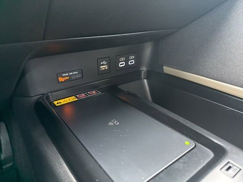 Used 2025 Toyota Camry LE image 29