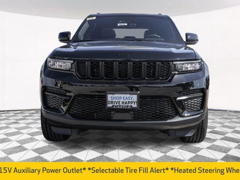 New 2025 Jeep Grand Cherokee Altitude image 9