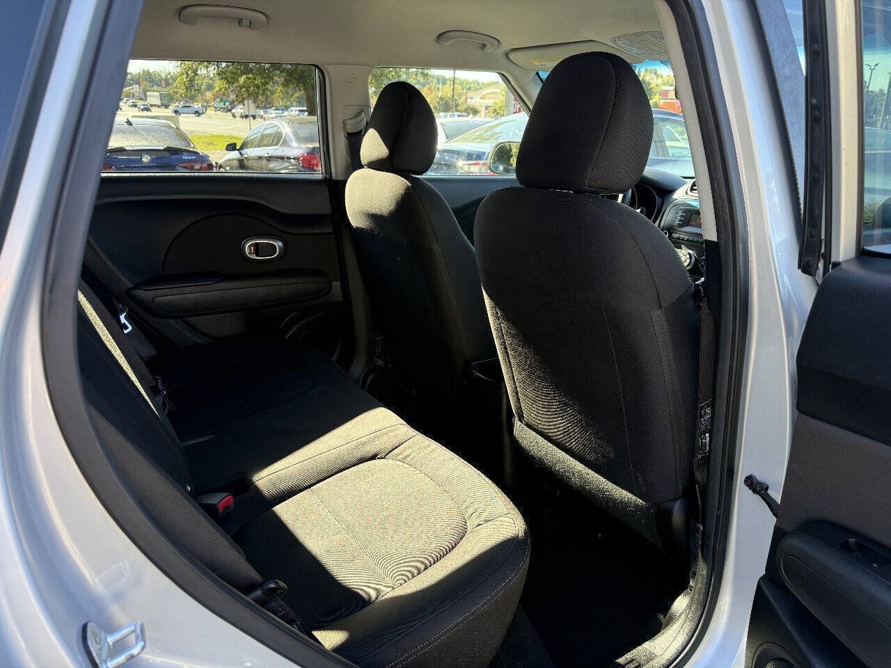 Used 2016 Kia Soul FWD image 15