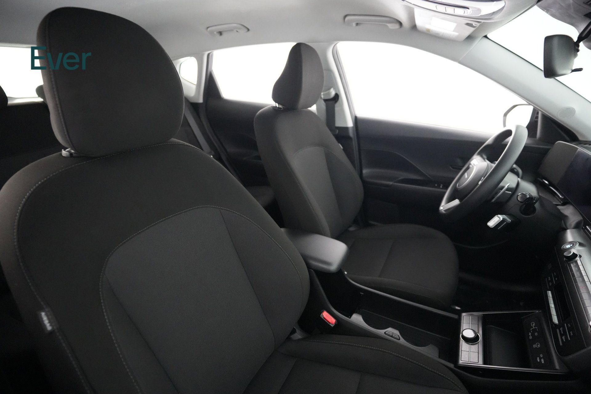 Used 2024 Hyundai Kona SE FWD image 23