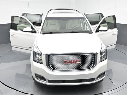 Used 2017 GMC Yukon Denali w/ Open Road Package AWD/4WD image 39