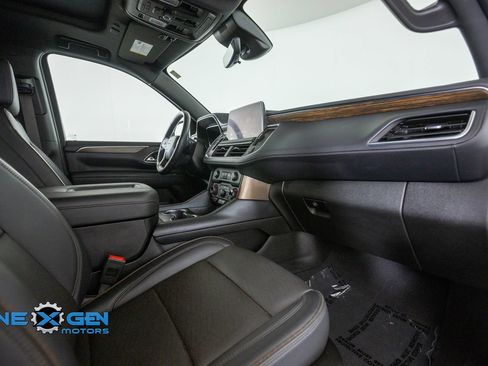 Used 2024 Chevrolet Suburban High Country w/ Advanced Technology Package AWD/4WD image 41
