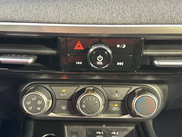 Certified 2025 Nissan Kicks SV w/ Interior Electronics Package AWD/4WD image 36