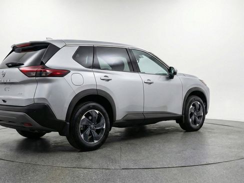 Used 2025 Nissan Rogue SV FWD image 9