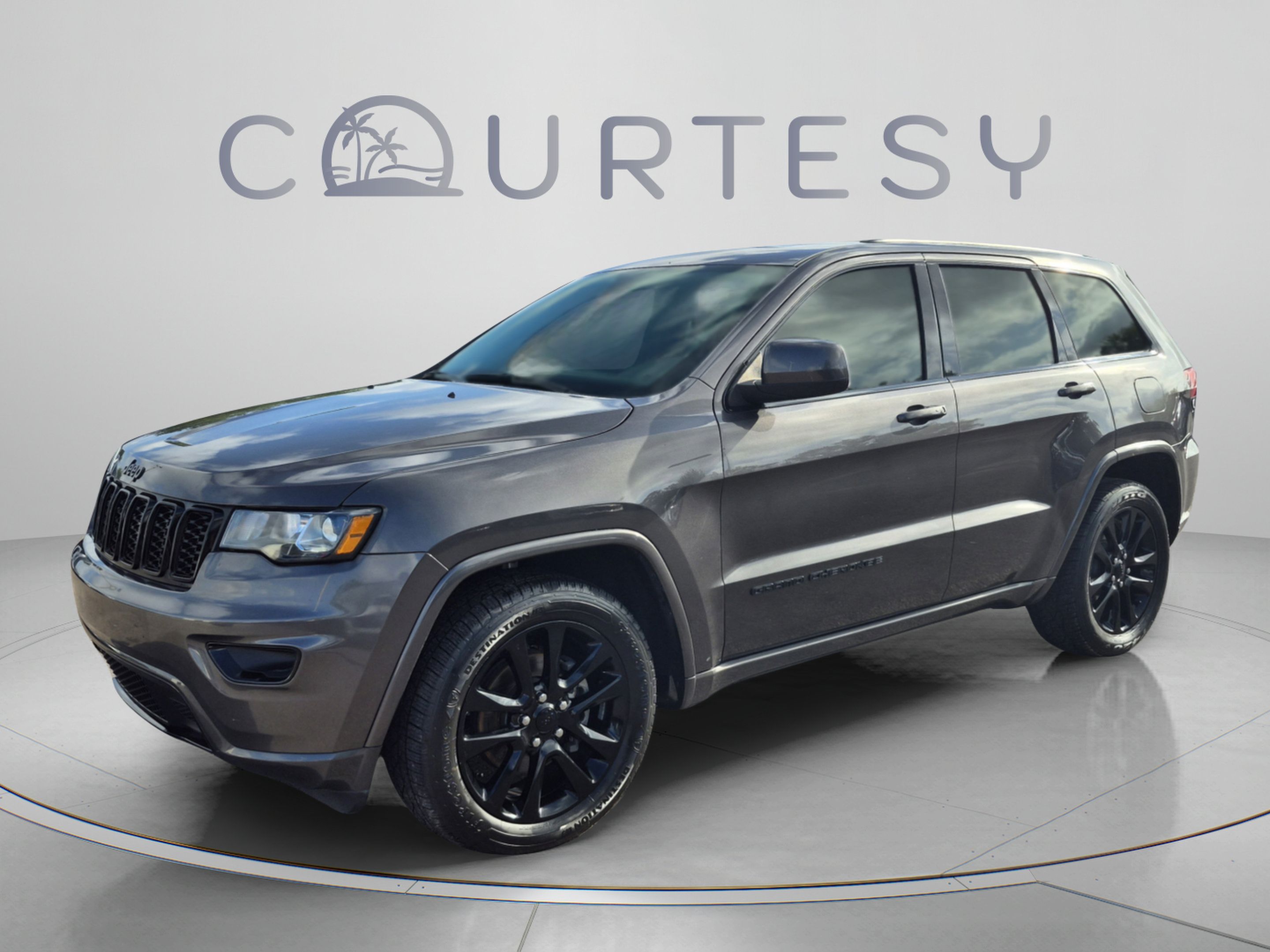 Used 2019 Jeep Grand Cherokee Altitude RWD image 1