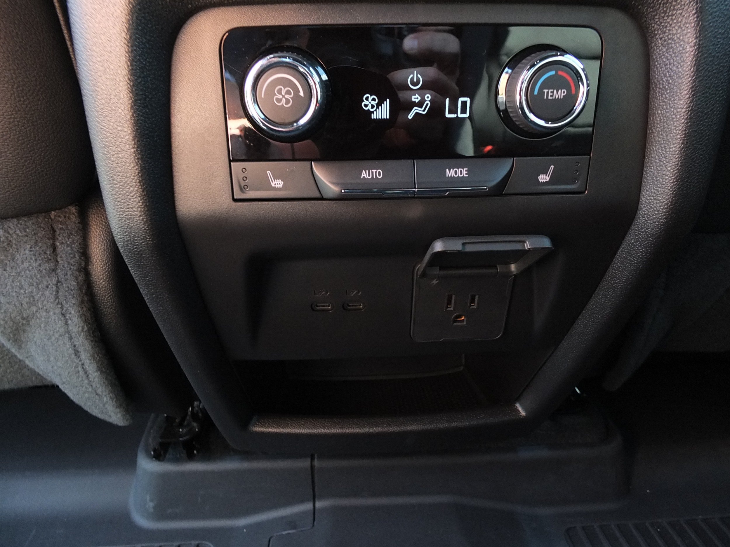 Used 2025 Chevrolet Traverse RS w/ LPO, Floor Liner Package FWD image 20