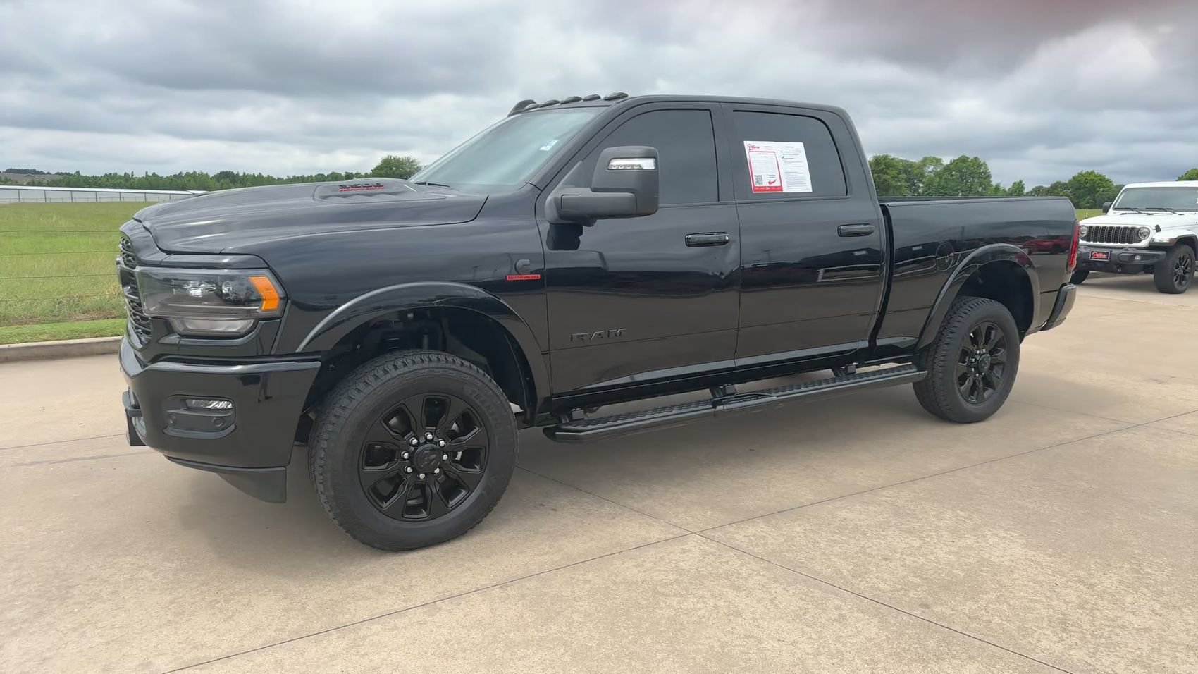Used 2024 RAM 3500 Limited AWD/4WD image 5
