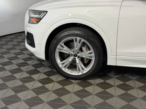 Used 2023 Audi Q8 Premium Plus w/ Premium Plus Package AWD/4WD image 11