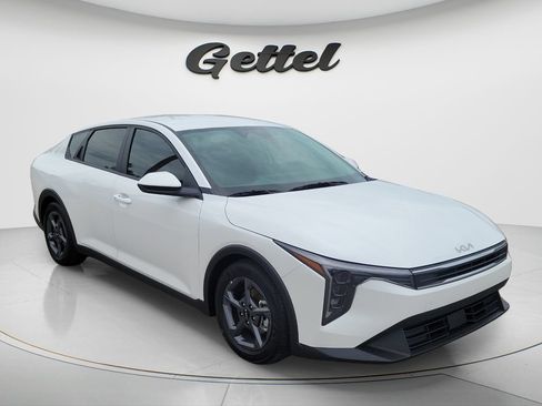 Used 2025 Kia K4 FWD image 3