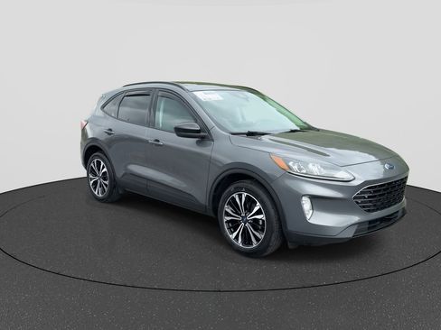 Used 2021 Ford Escape SE w/ SE Sport Appearance Package AWD/4WD image 8