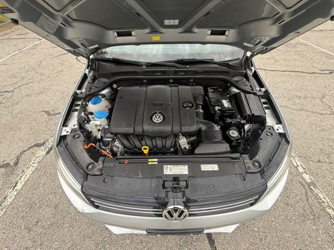 Used 2013 Volkswagen Jetta SE FWD image 9