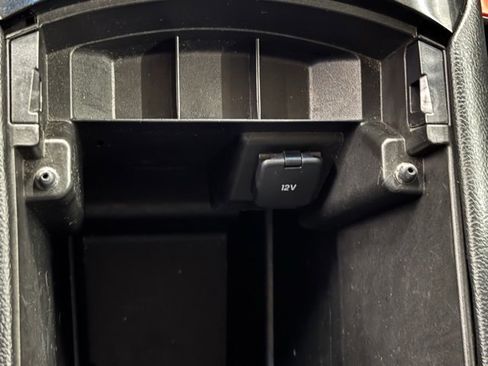 Used 2017 Ford Edge SEL w/ Equipment Group 201A image 28