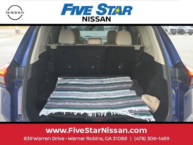 Used 2021 Nissan Rogue SV w/ Premium Package FWD image 11