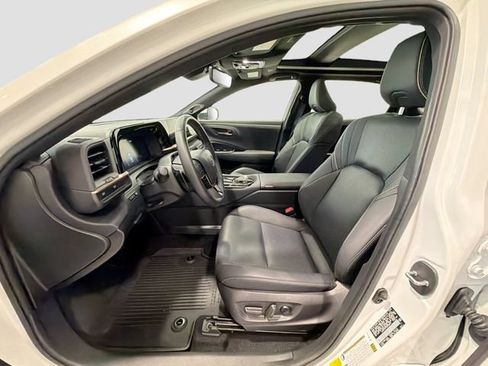 Certified 2024 Toyota Crown Platinum AWD/4WD image 17
