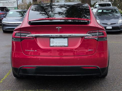 Used 2016 Tesla Model X 90D image 4