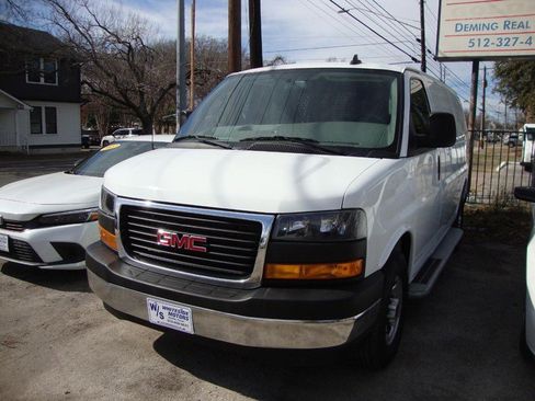Used 2023 GMC Savana 2500 w/ Driver Convenience Package image 2