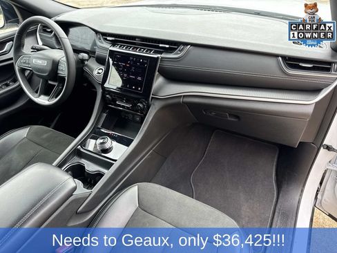 Used 2025 Jeep Grand Cherokee Altitude AWD/4WD image 31