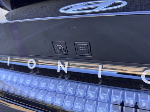 New 2025 Hyundai Ioniq 6 Limited image 17