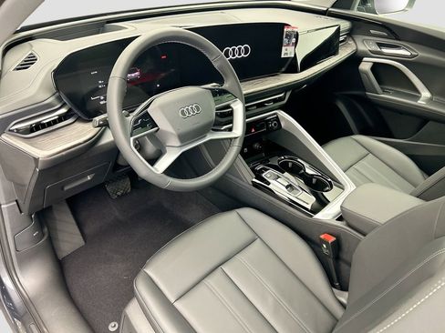 Used 2025 Audi Q5 Premium AWD/4WD image 9