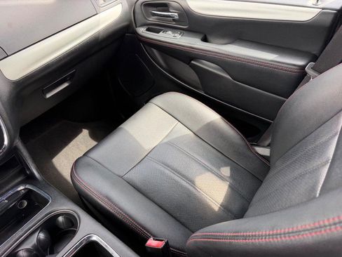 Used 2019 Dodge Grand Caravan GT FWD image 20