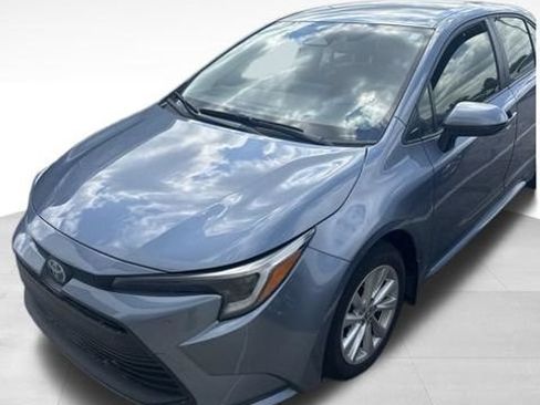 Used 2024 Toyota Corolla LE w/ LE Convenience Package FWD image 14