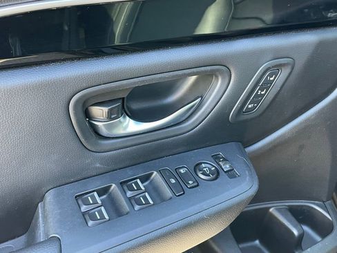 Used 2023 Honda Pilot EX-L image 11