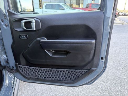 Used 2024 Jeep Wrangler Unlimited Rubicon 4xe AWD/4WD image 13