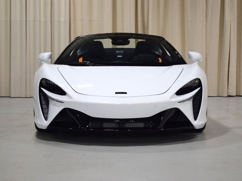 New 2025 McLaren Artura Spider image 10