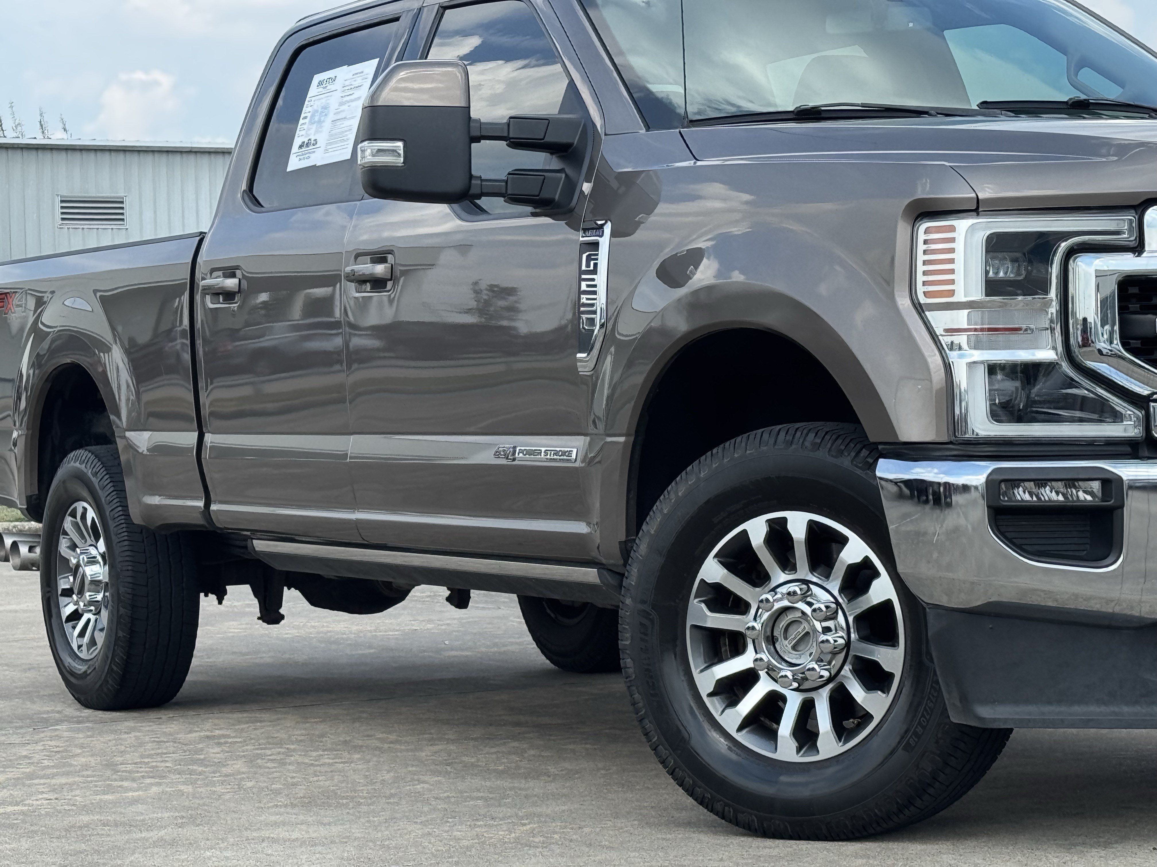 Used 2022 Ford F250 Lariat w/ Lariat Ultimate Package AWD/4WD image 3