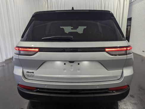 New 2025 Jeep Grand Cherokee Limited image 8