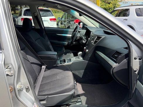 Used 2011 Subaru Outback 2.5i Premium AWD/4WD image 15