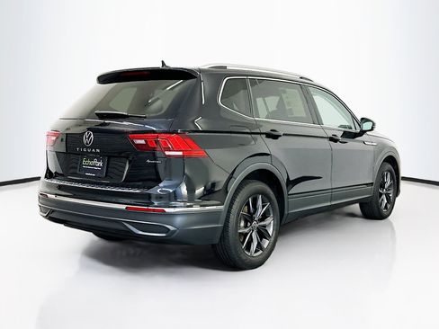 Used 2023 Volkswagen Tiguan SE w/ Panoramic Sunroof Package image 9