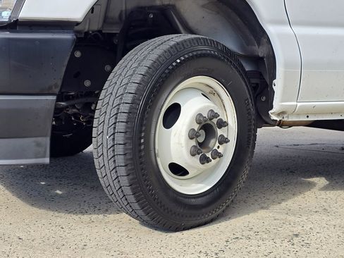 Used 2024 Ford E-350 and Econoline 350 Super Duty w/ Driver's Safety Package image 14