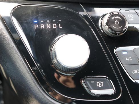 Used 2026 Chrysler Pacifica Select FWD image 42