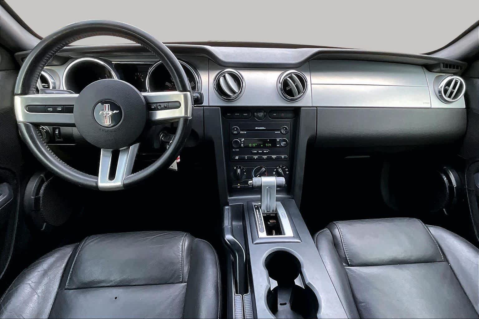 Used 2005 Ford Mustang Convertible RWD image 13